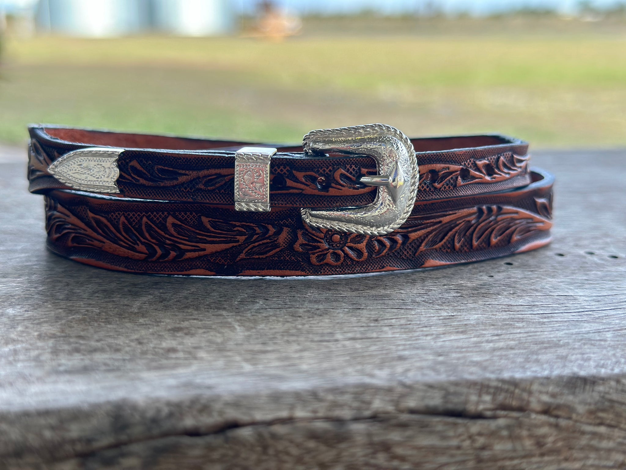 TWO TONE BROWN LEATHER CROWN BAND WITH FLOWER EMBOSSED PATTERN