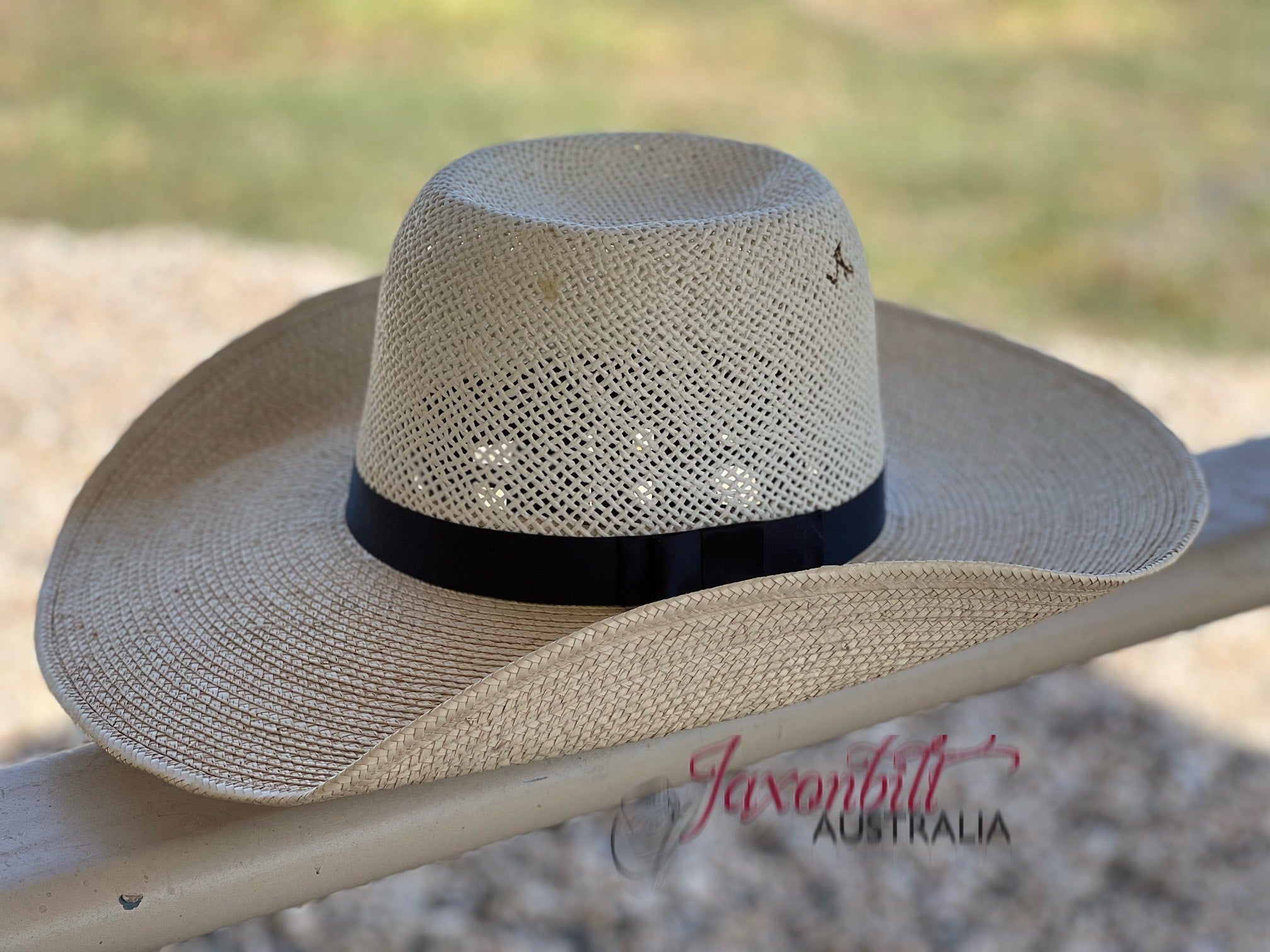 Jaxonbilt_Hats_are_Australian_made_palm_leaf_hats_and_crossbred_hats_for_cowgirls_and_cowboys_with_wide_brims_for_sun_protection_5”_brim_trim_on_edge_wide_crown_band_cool_hand_luke_shape_crossbred_light_palm
