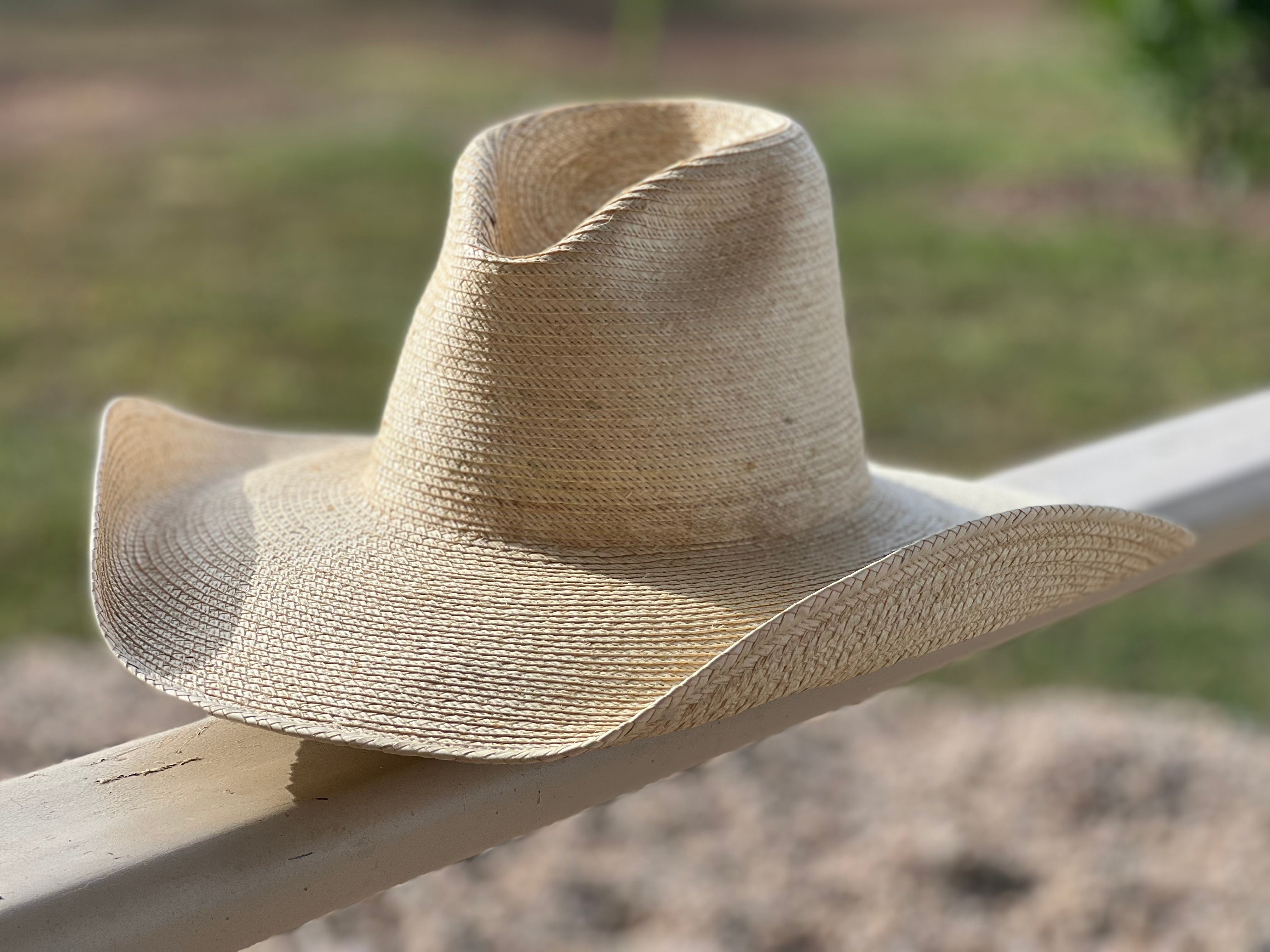 Jaxonbilt_Hats_are_Australian_made_palm_leaf_hats_and_crossbred_hats_for_cowgirls_and_cowboys_with_wide_brims_for_sun_protection_5”_brim_trim_on_edge_wide_crown_band_gus_shape_light_palm_5”_brim
