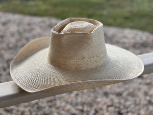 Jaxonbilt_Hats_are_Australian_made_palm_leaf_hats_and_crossbred_hats_for_cowgirls_and_cowboys_with_wide_brims_for_sun_protection_5”_brim_trim_on_edge_wide_crown_band_cutter_shape_light_palm_5”_brim